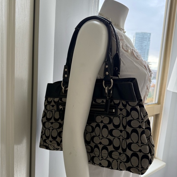 🌸Coach Classic! - Picture 10 of 13